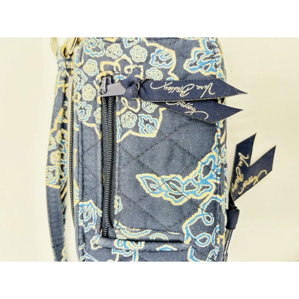 Vera Bradley RFID Zip‎ Card Case Wallet Blue Floral Keychain Wristlet Organizer
